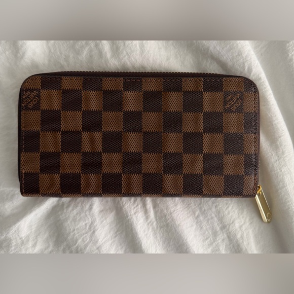 👑✅PRICE FIRM✅Fashion Brown Long Zip Around Wallet. NWOT - Picture 3 of 15